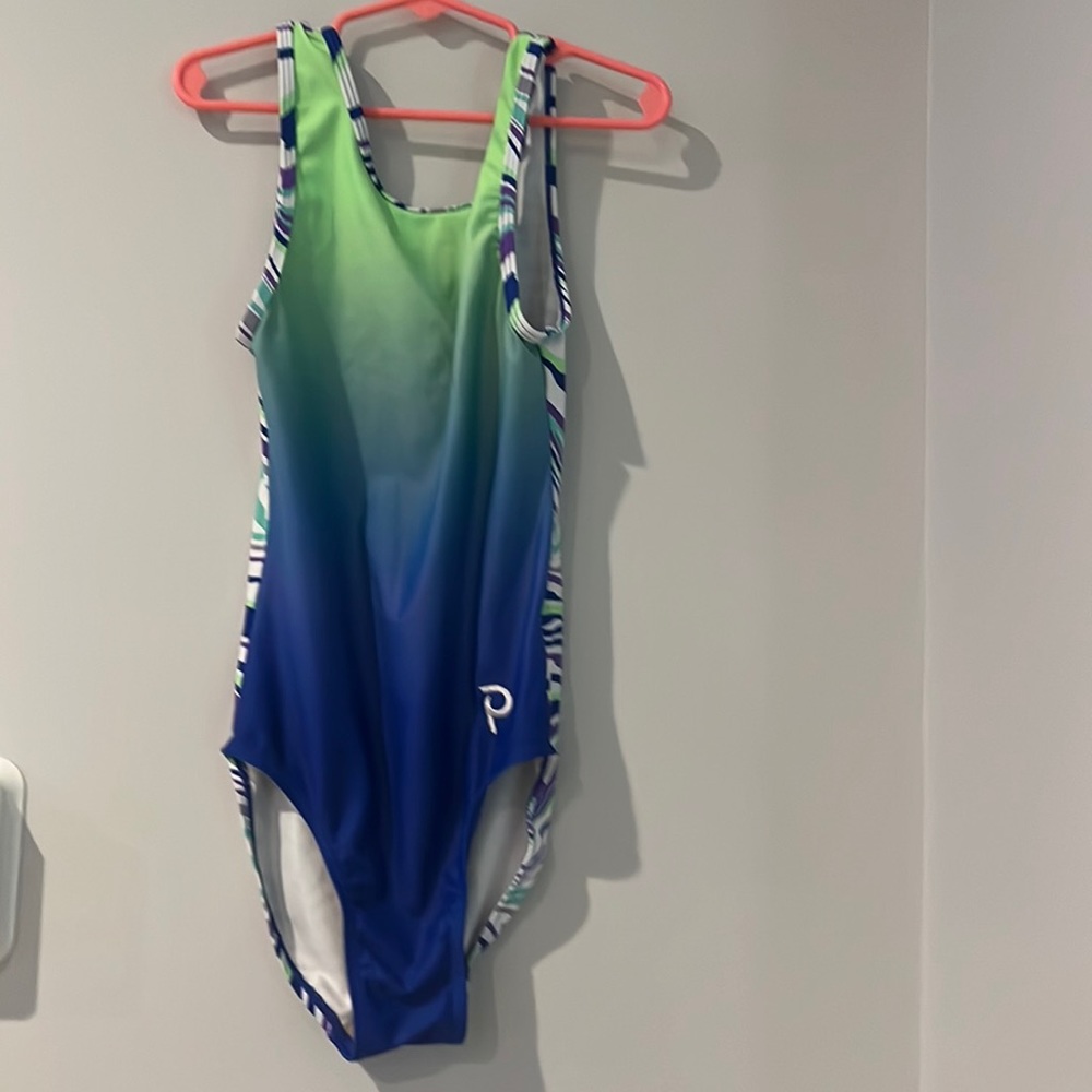 Plum AXS Flip side leo